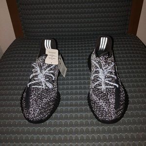 Yeezy boost 350 V2 Black reflective